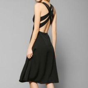 COPE Crisscross-Back Midi Dress